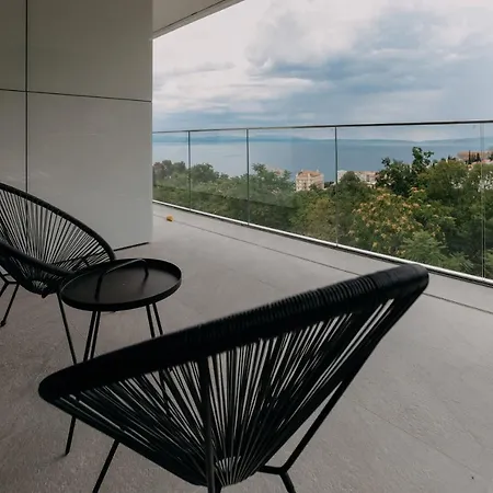 Carmen Apartment