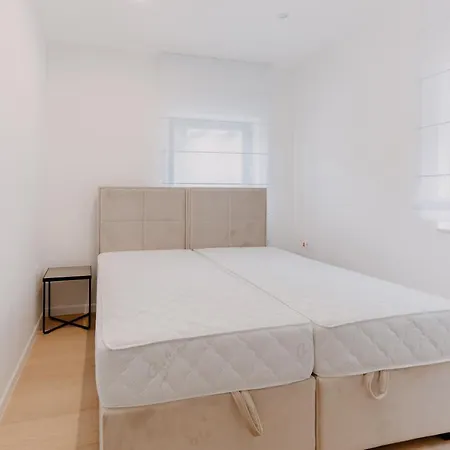 Carmen Apartment *