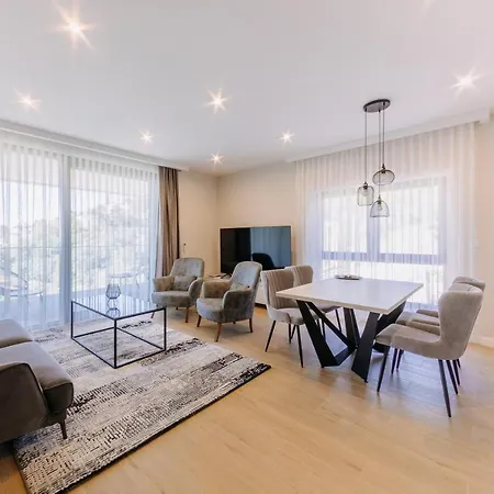 Carmen Apartment *