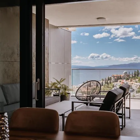 Carmen Apartment *